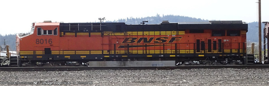 BNSF 8016